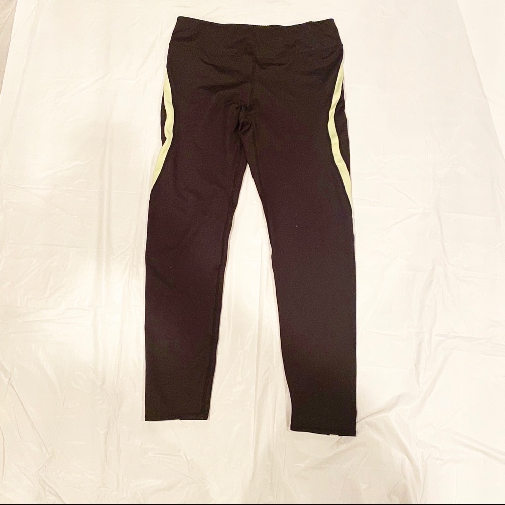 Women’s Old Navy workout leggings size Large